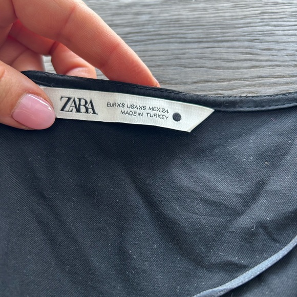 Romantic Zara Puff Sleeve Blouse - Picture 4 of 4